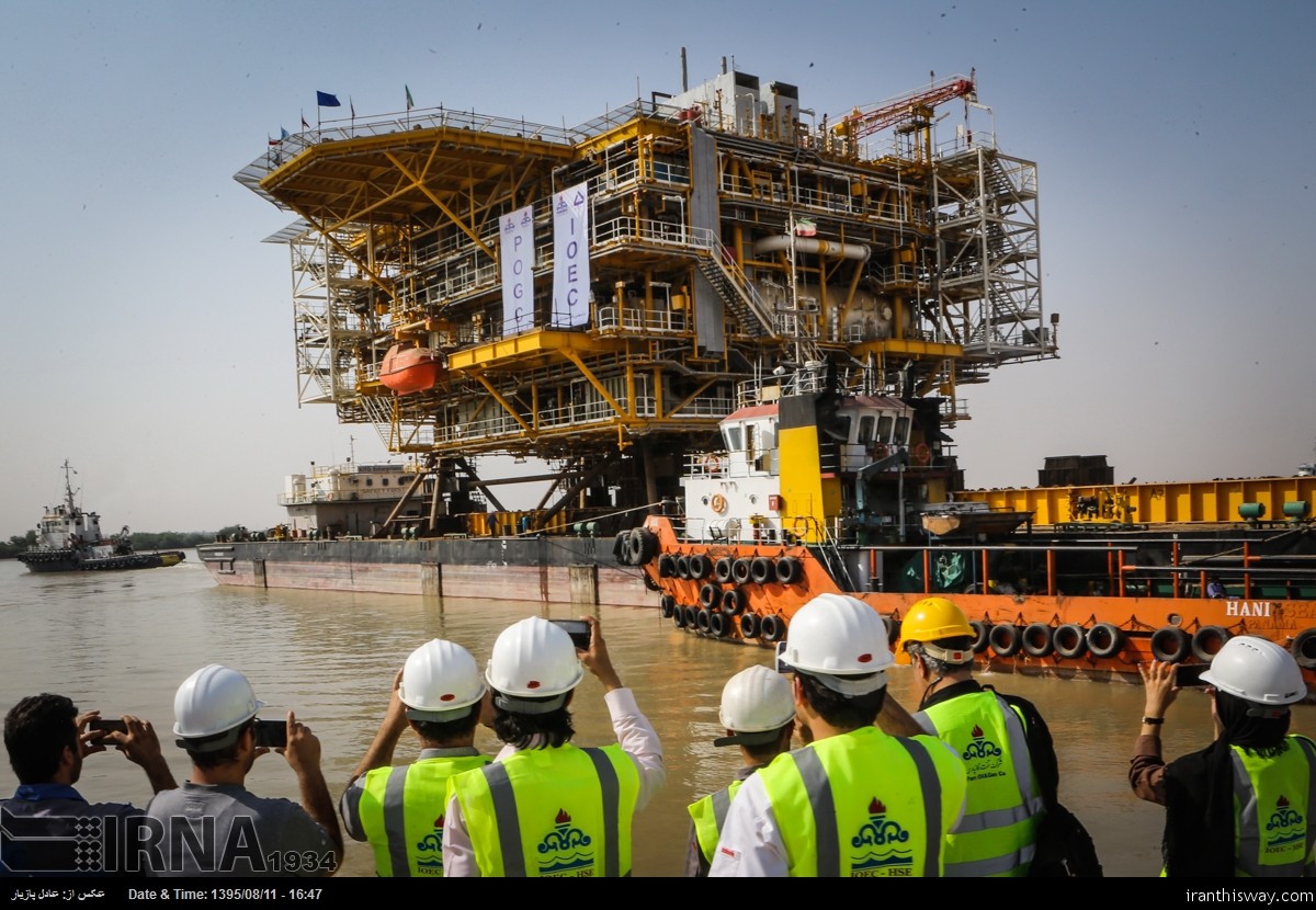 Platform 20 of South Pars oil field on its way to be launched+Photo