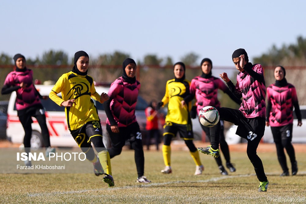 Photo: Iranian women football Pro league
