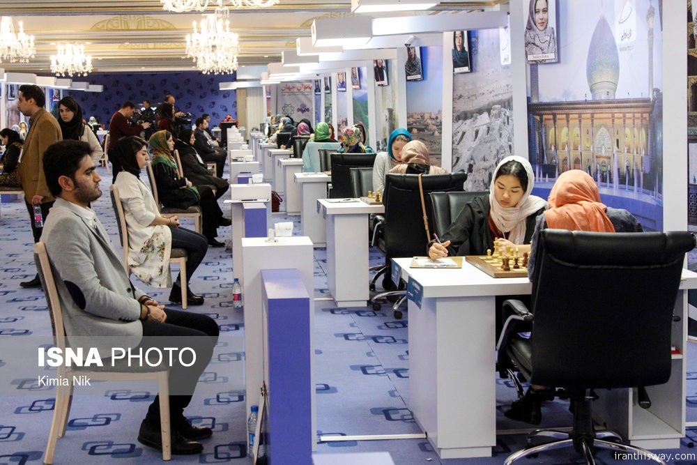  The first round of Women's World Chess Championship kicked off with the attendance of 63 world top players including three Iranian ones on Saturday in Tehran. 
