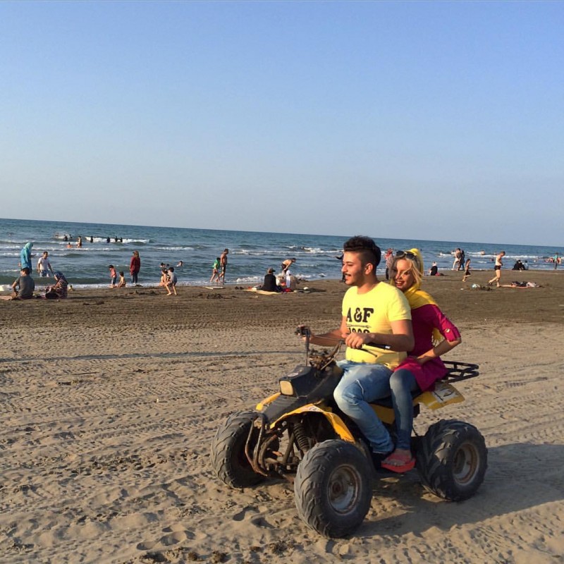 Photo: Iranians having fun at the beach