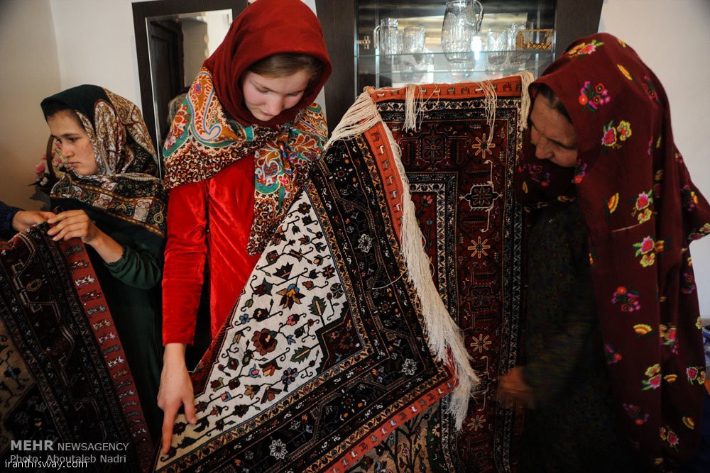 Double-sided silk rugs in Doidukh village