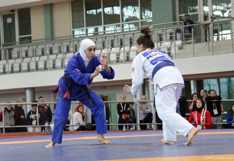 Iranian girls training grappling wrestling-Photo - IRAN This Way