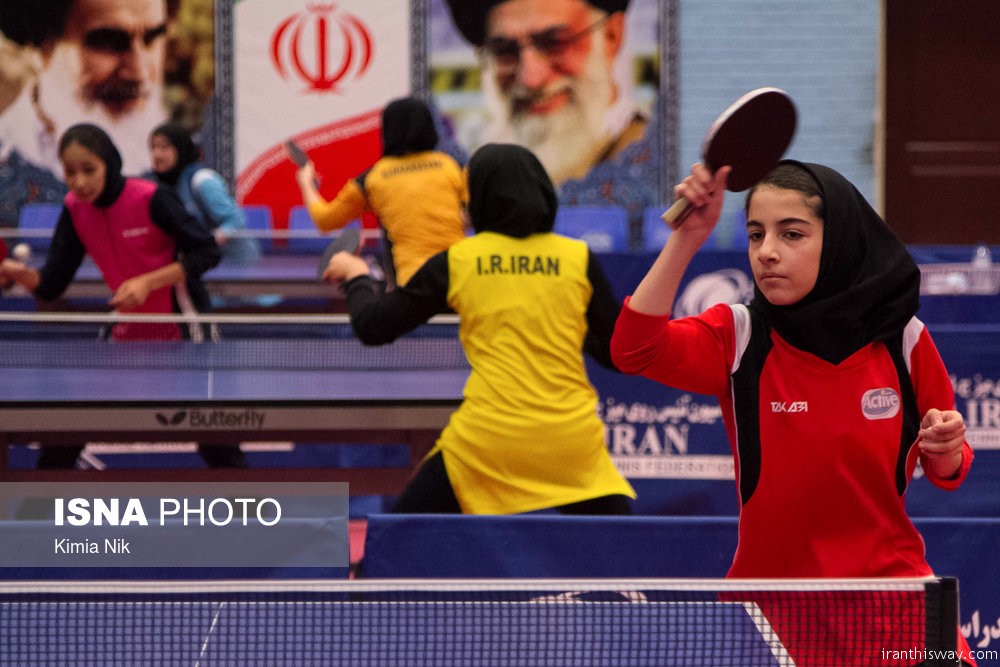 Photo: Iranian girls table tennis training