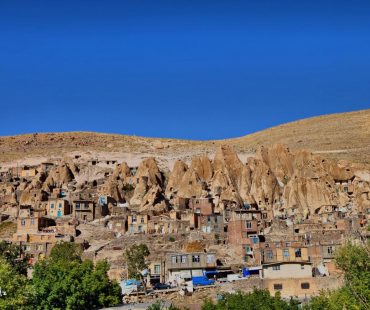 Kandovan: Scenic village filled with troglodyte homes