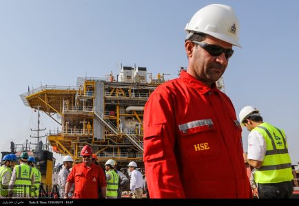Iran planning to $100b investment in oil industry