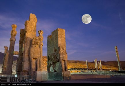 Photo: Persepolis Supermoon