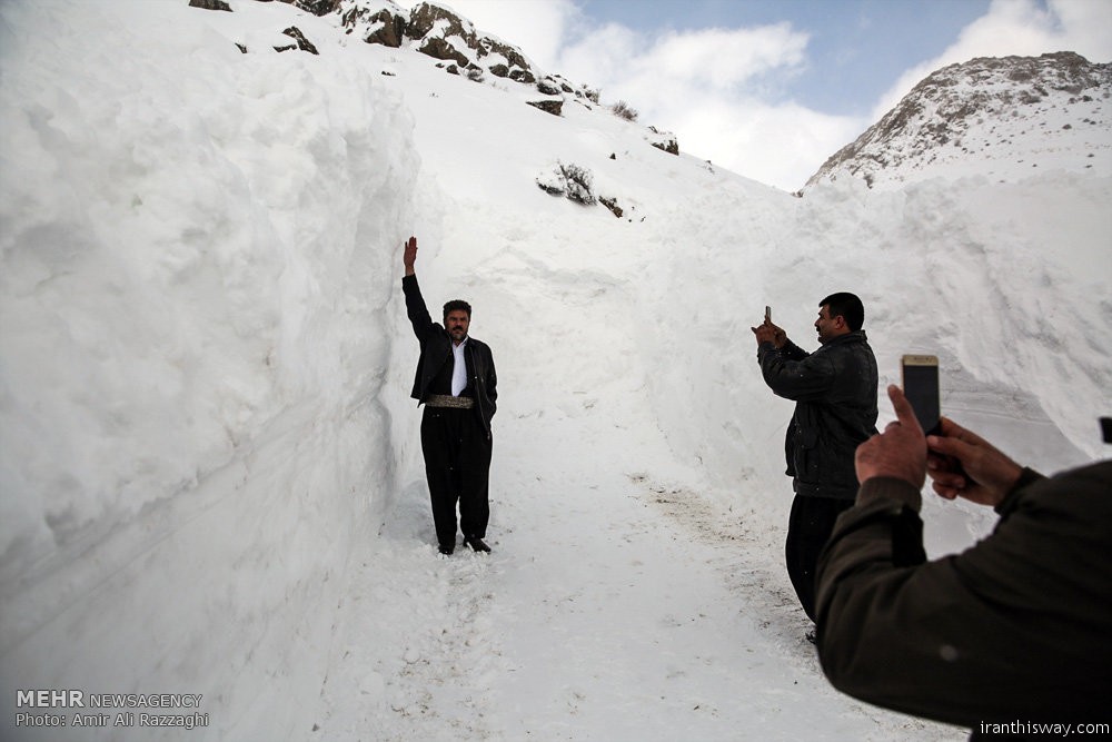 Photo: Snow and avalanche fall in Kurdistan province