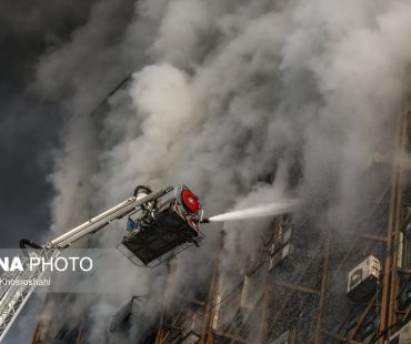 Photo: Tehran’s Plasco tower collapsed after burning+Video
