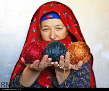 Photo: Turkmen silk carpets village