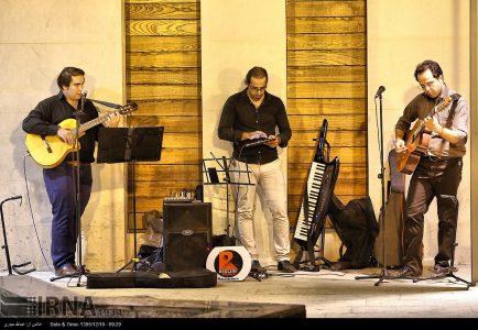 Photo: Tehran street musicians