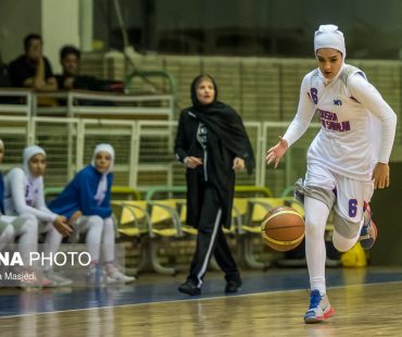 Photo: Iranian girls play basketball with Hijab