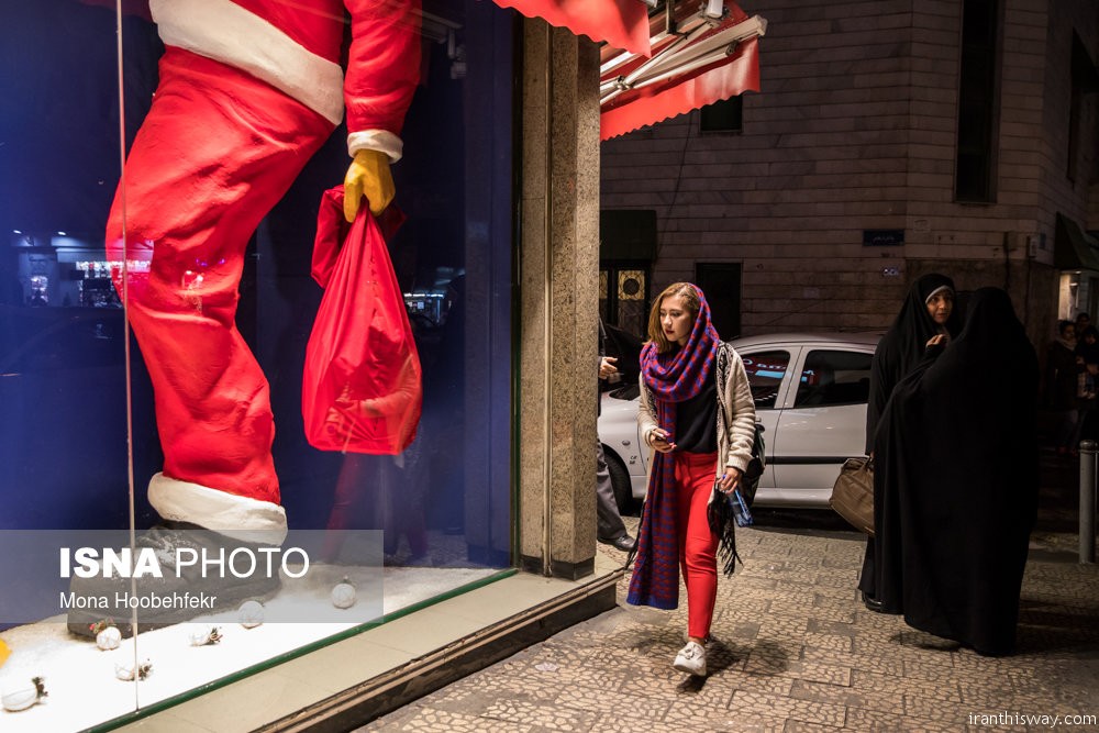 Photo: Christmas 2018 shopping in Tehran