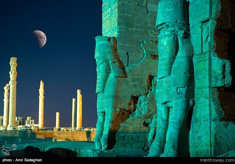 Photo: Longest lunar eclipse of century in Iran’s Persepolis